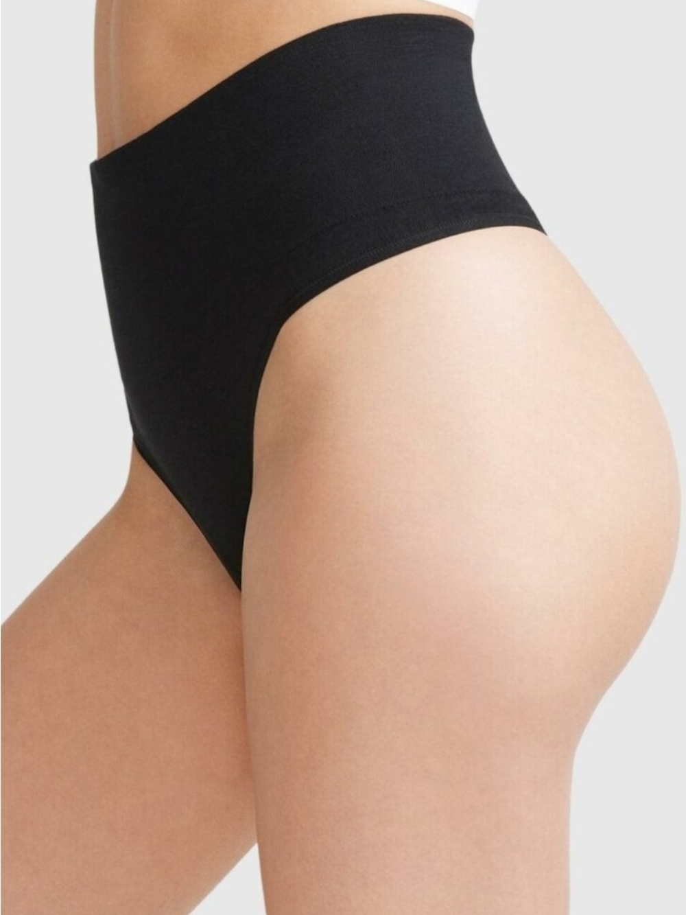 NYLON SEAMLESS THONG Black